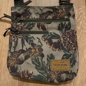 Dakine Crossbody